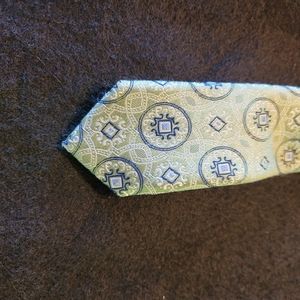 100 percent silk Croft & Barrow men's necktie